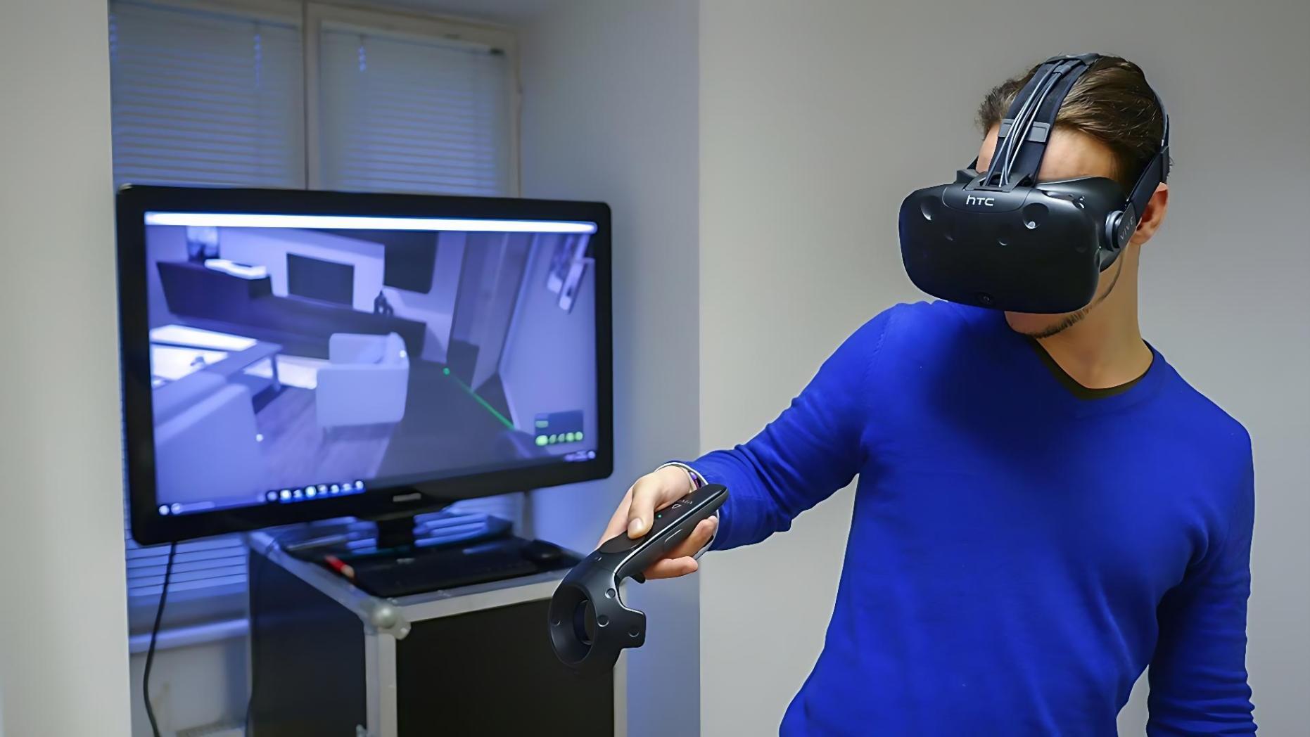 Estudiantes trabajando en proyectos de realidad virtual en nuestras instalaciones modernas